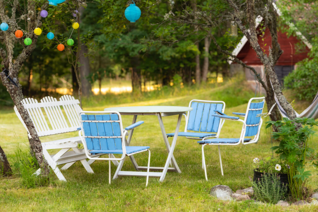 A Brief History of English Garden Furniture