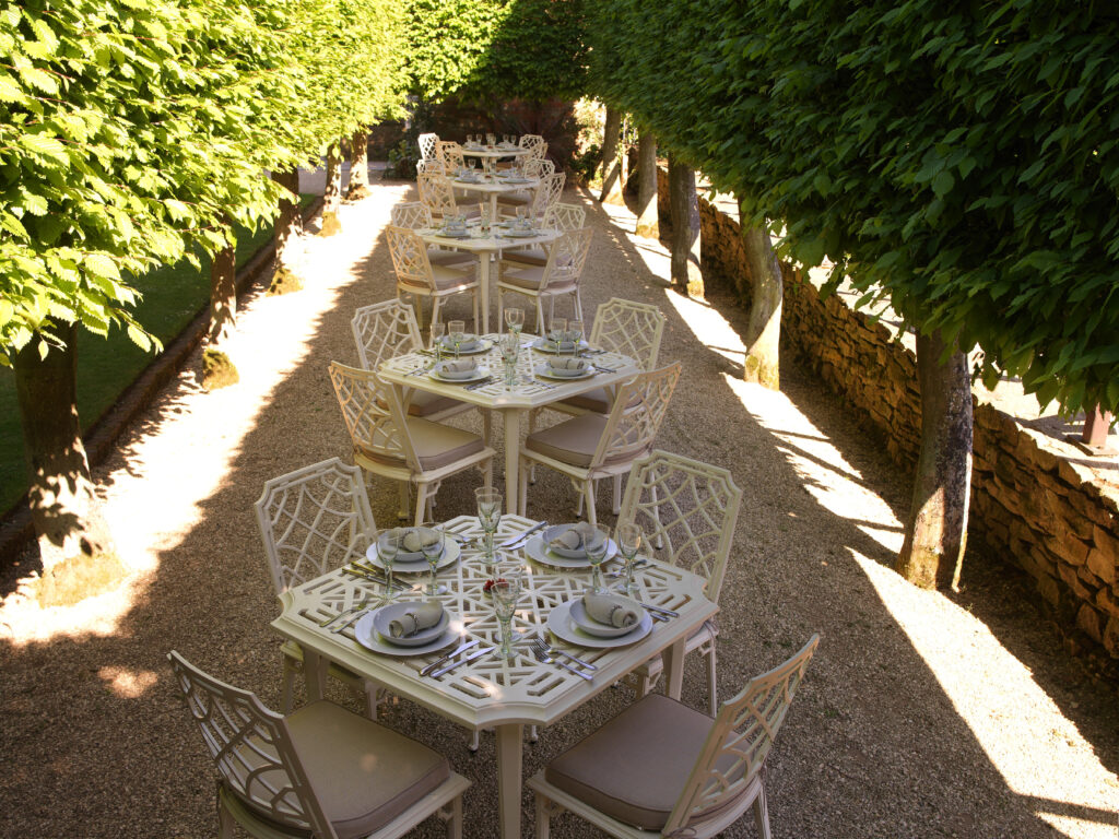 Six tips for choosing your outdoor hotel furniture