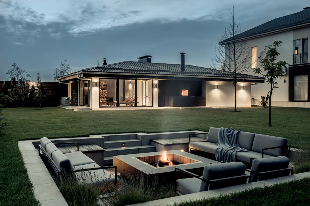 Bringing The Inside Out: Five Top Tips for Creating an Outdoor Living Room