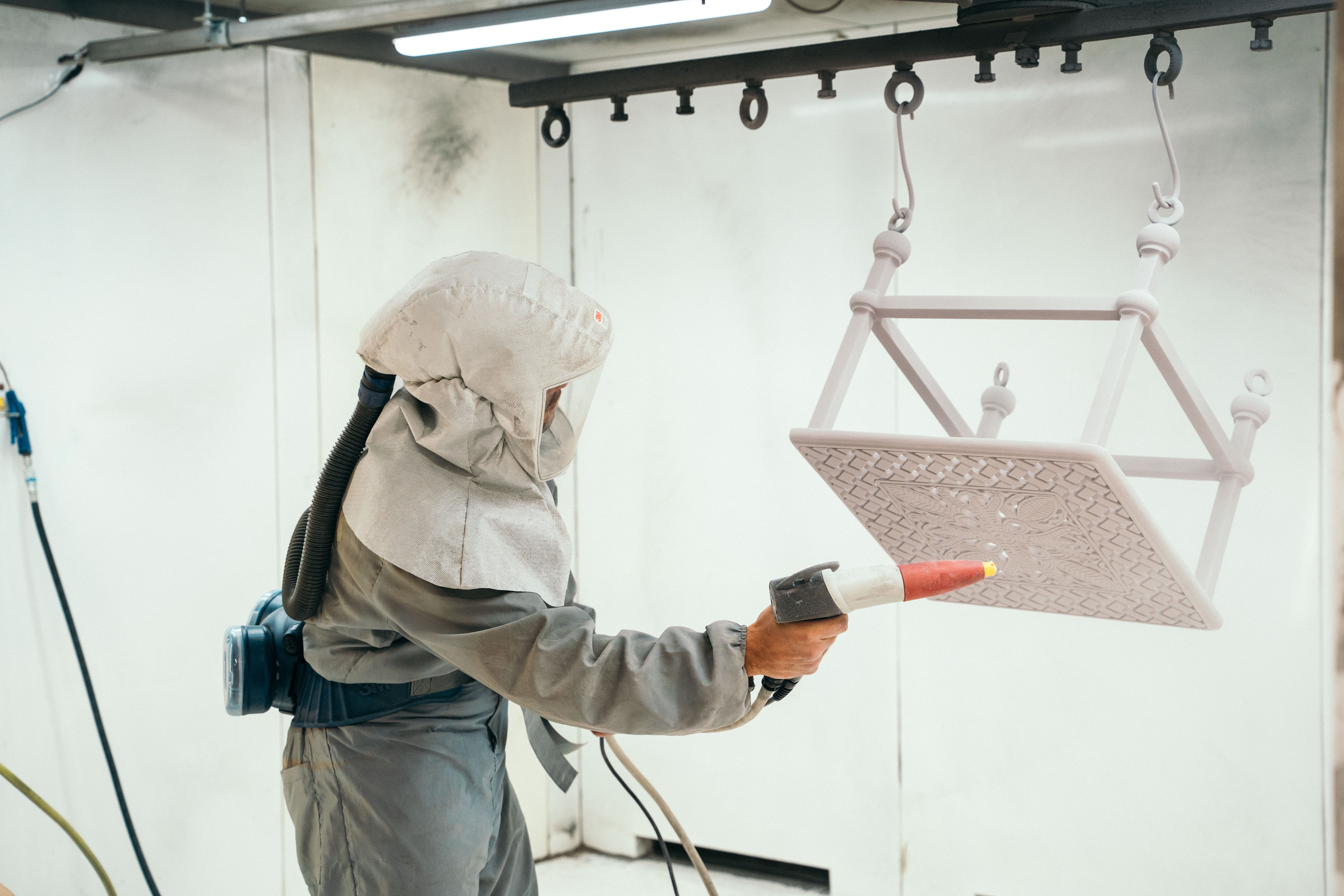 The High-Performance Powder Coating Process: How Oxley’s Creates a Durable, Architectural Finish That Lasts for Decades 1 The High-Performance Powder Coating Process: How Oxley’s Creates a Durable, Architectural Finish That Lasts for Decades