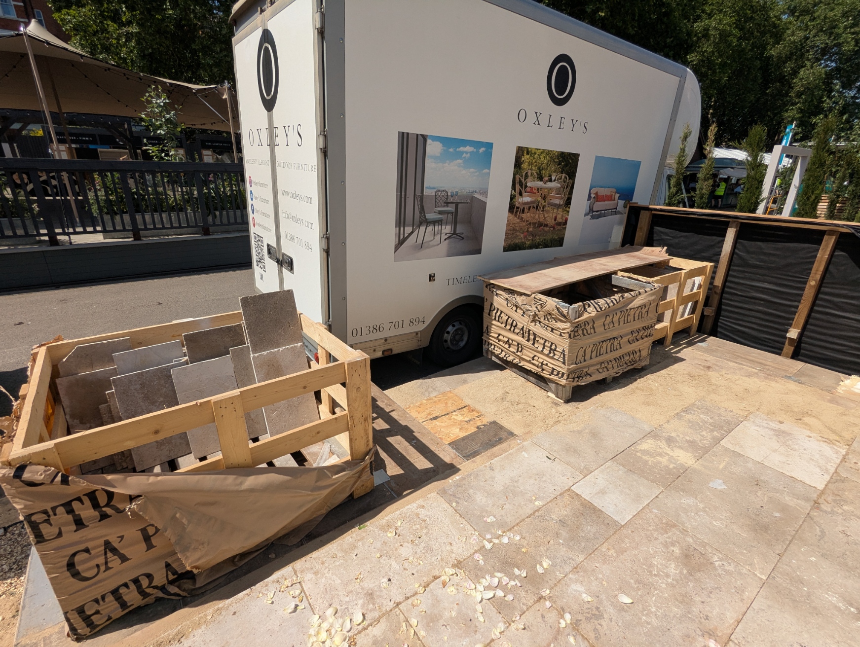 Oxley’s at the RHS Chelsea Flower Show 2026: Craftsmanship, Collaboration and a New Material Expression 7 Oxley’s at the RHS Chelsea Flower Show 2026: Craftsmanship, Collaboration and a New Material Expression