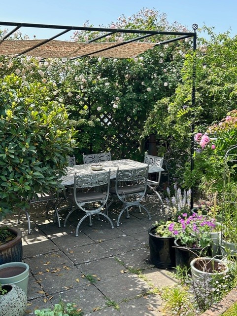 Oxley’s at the RHS Chelsea Flower Show 2026: Craftsmanship, Collaboration and a New Material Expression 6 Oxley’s at the RHS Chelsea Flower Show 2026: Craftsmanship, Collaboration and a New Material Expression